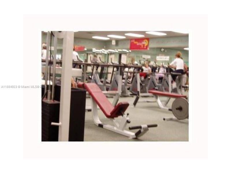 待售: $107,950 (1 贝兹, 1 浴室, 811 平方英尺)