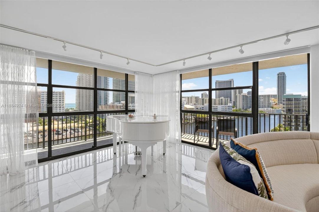 Vendido Recientemente: $420,000 (2 camas, 2 baños, 1430 Pies cuadrados)