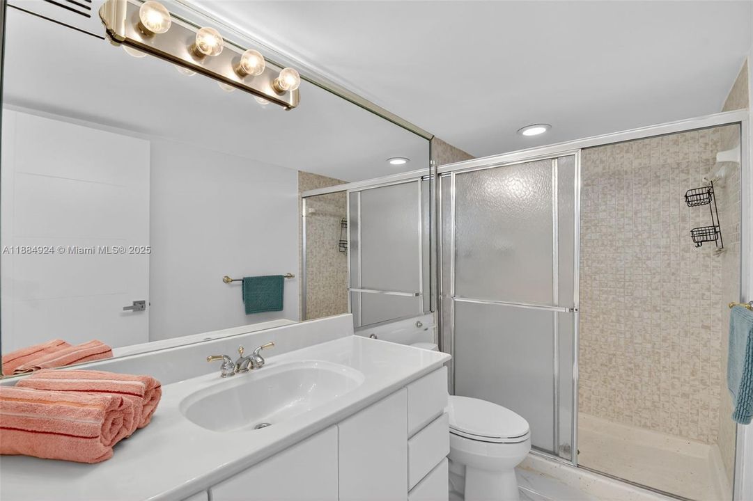 Vendido Recientemente: $420,000 (2 camas, 2 baños, 1430 Pies cuadrados)