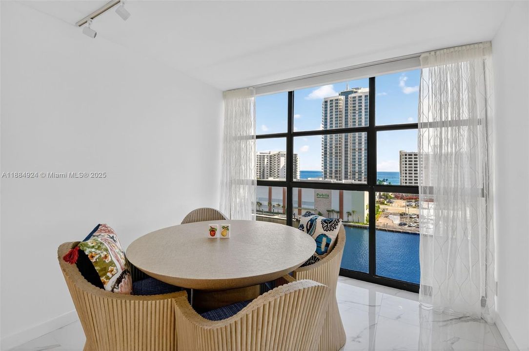 Vendido Recientemente: $420,000 (2 camas, 2 baños, 1430 Pies cuadrados)