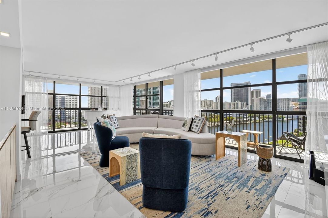 Vendido Recientemente: $420,000 (2 camas, 2 baños, 1430 Pies cuadrados)