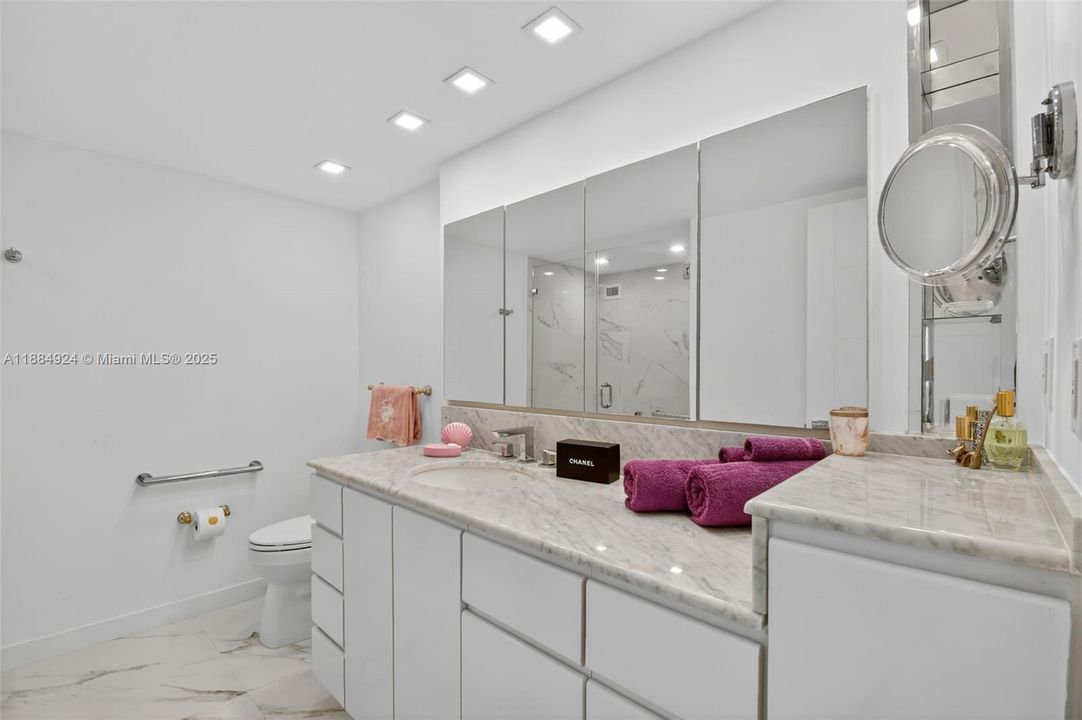 Vendido Recientemente: $420,000 (2 camas, 2 baños, 1430 Pies cuadrados)