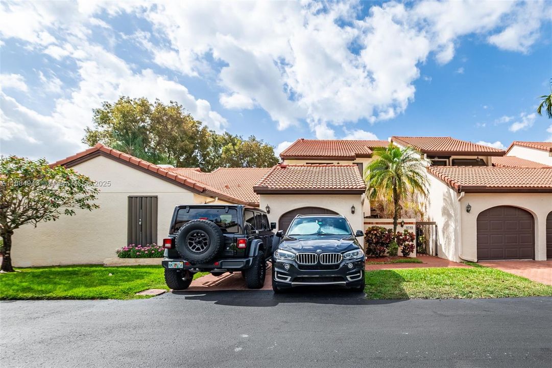 合同活跃: $795,000 (2 贝兹, 2 浴室, 2140 平方英尺)