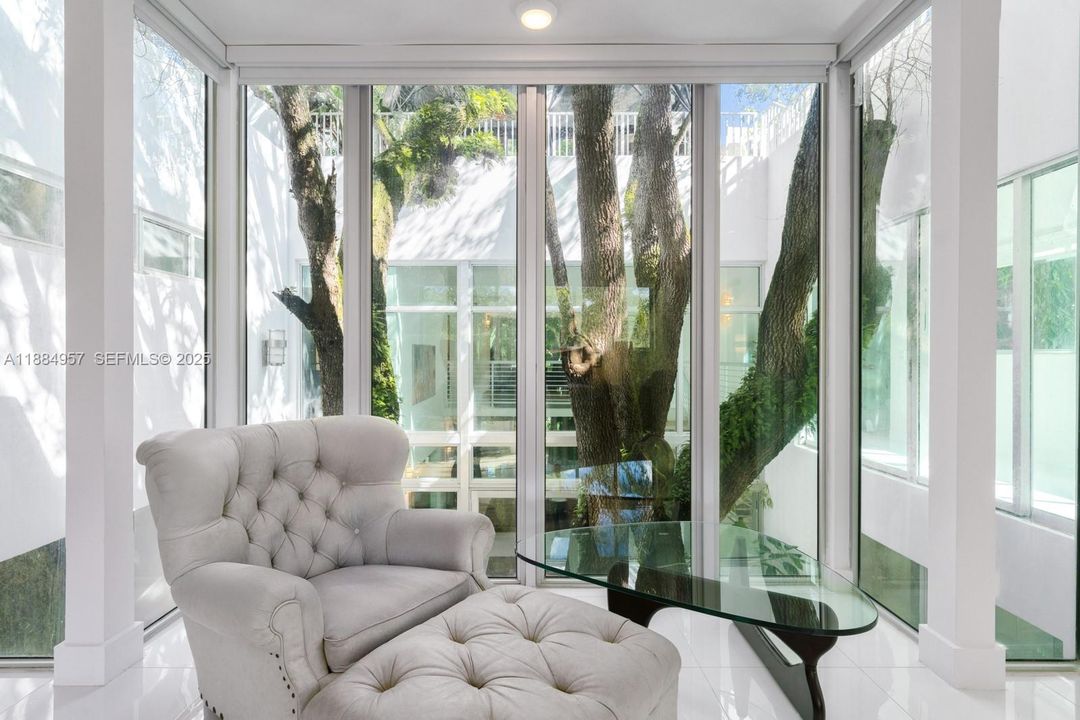 For Sale: $4,350,000 (5 beds, 5 baths, 4670 Square Feet)