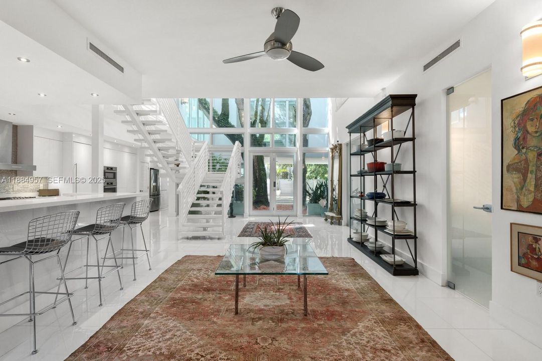 For Sale: $4,350,000 (5 beds, 5 baths, 4670 Square Feet)