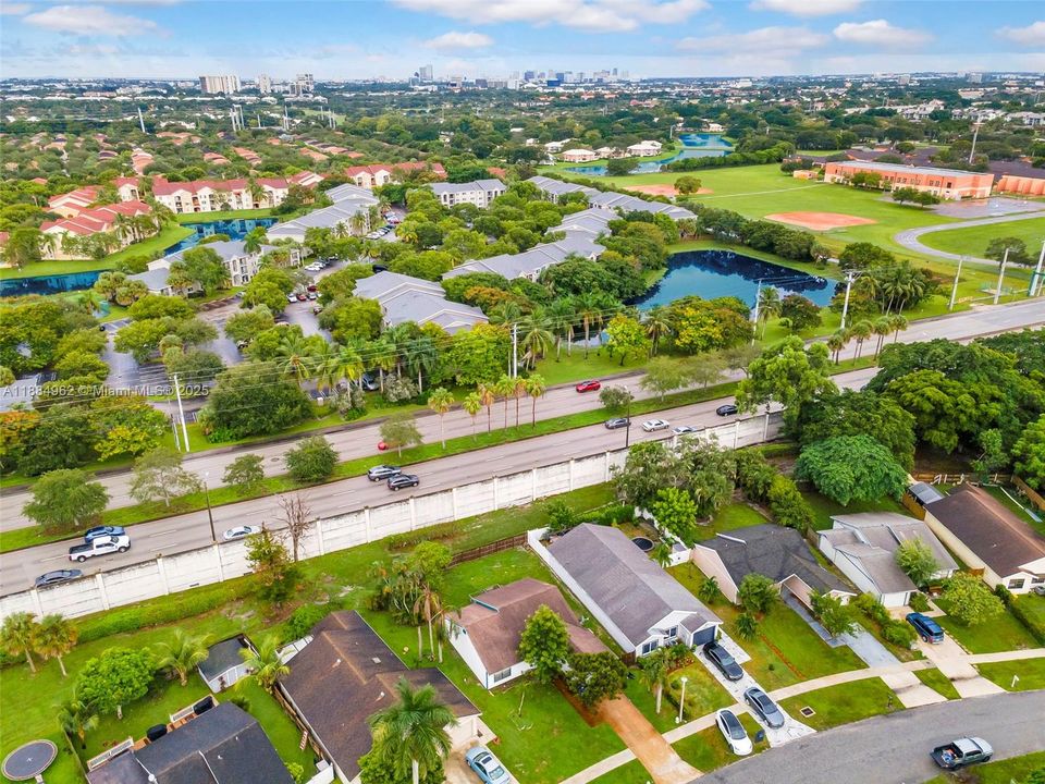 Active With Contract: $289,900 (2 beds, 1 baths, 1068 Square Feet)