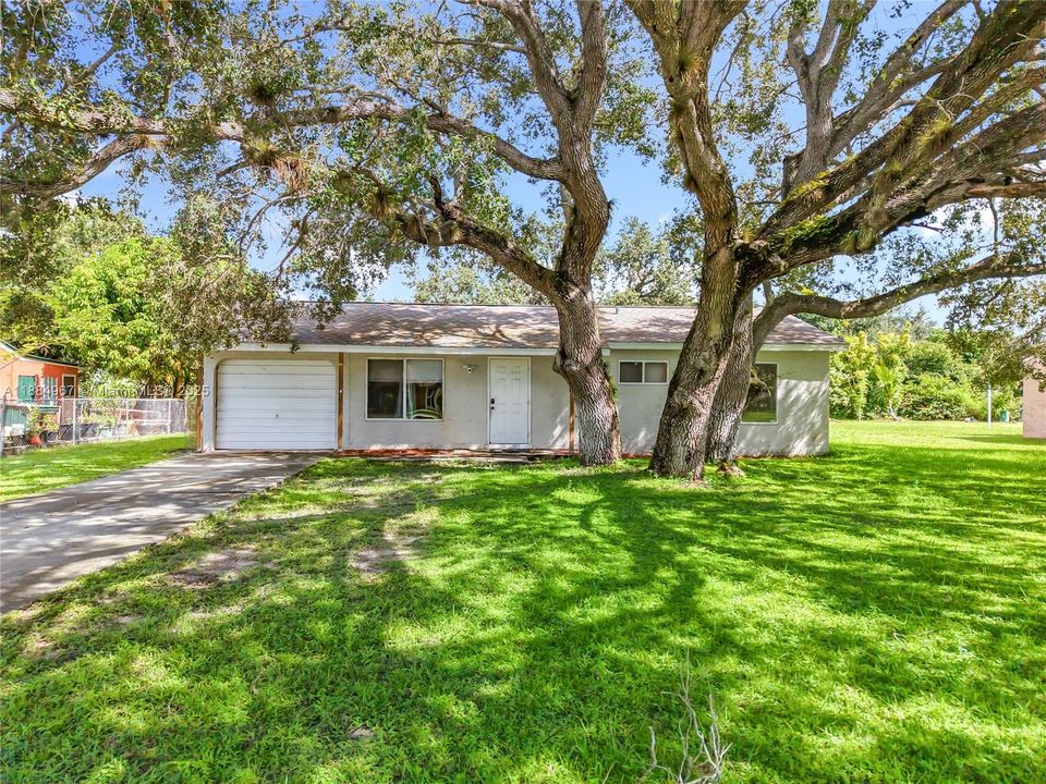 4006 Beaumont Lane, LaBelle, FL 33935 - 2BR/1BA Home in Port LaBelle