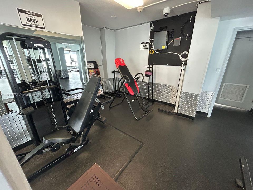 Active With Contract: $4,900 (2 beds, 2 baths, 1048 Square Feet)