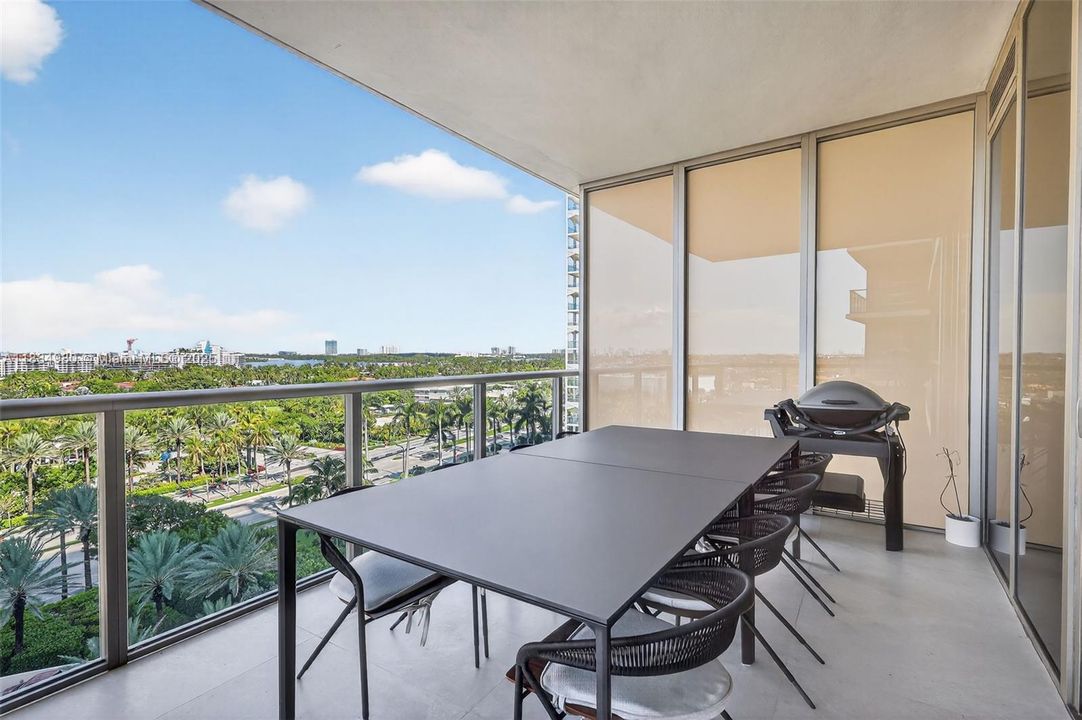 出租: $38,000 (4 贝兹, 3 浴室, 2839 平方英尺)