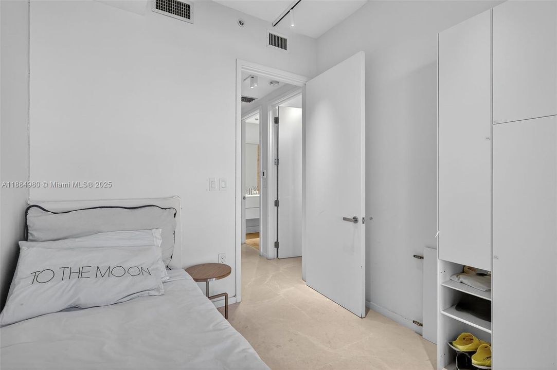 出租: $38,000 (4 贝兹, 3 浴室, 2839 平方英尺)