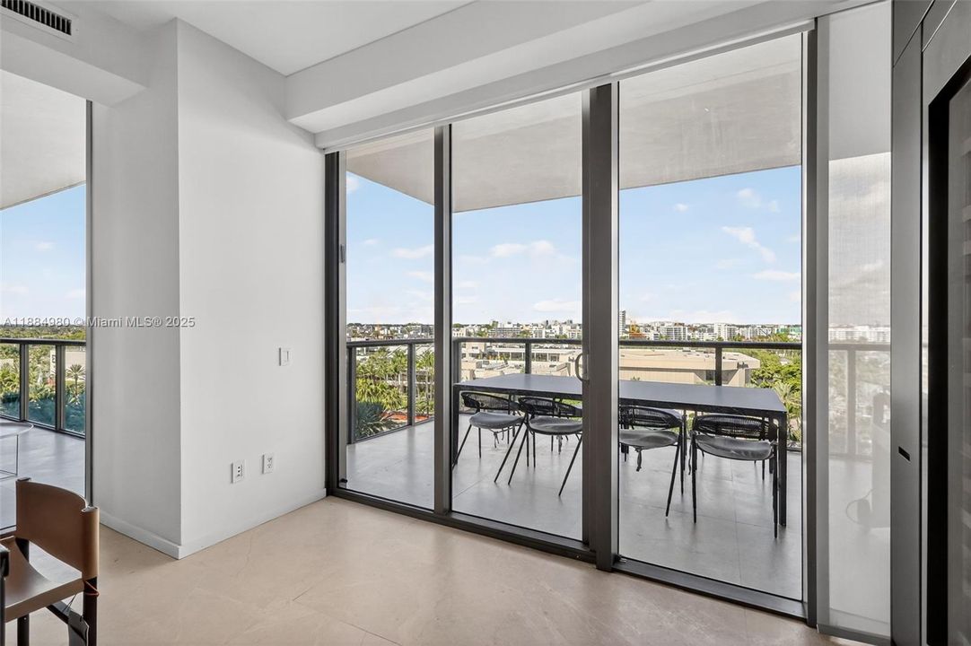 出租: $38,000 (4 贝兹, 3 浴室, 2839 平方英尺)