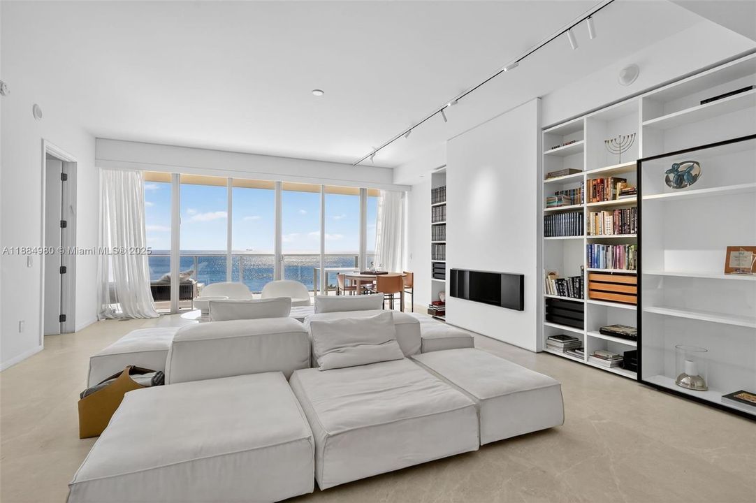 出租: $38,000 (4 贝兹, 3 浴室, 2839 平方英尺)