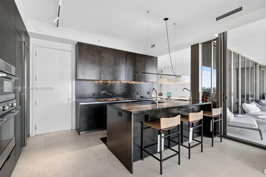 出租: $38,000 (4 贝兹, 3 浴室, 2839 平方英尺)