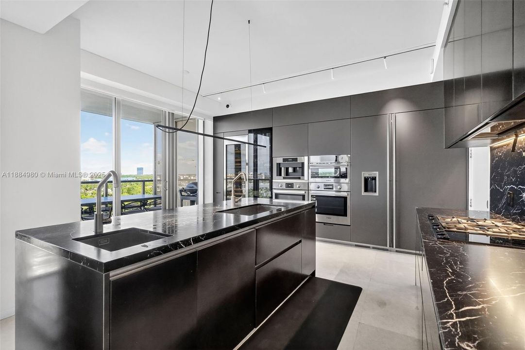 出租: $38,000 (4 贝兹, 3 浴室, 2839 平方英尺)