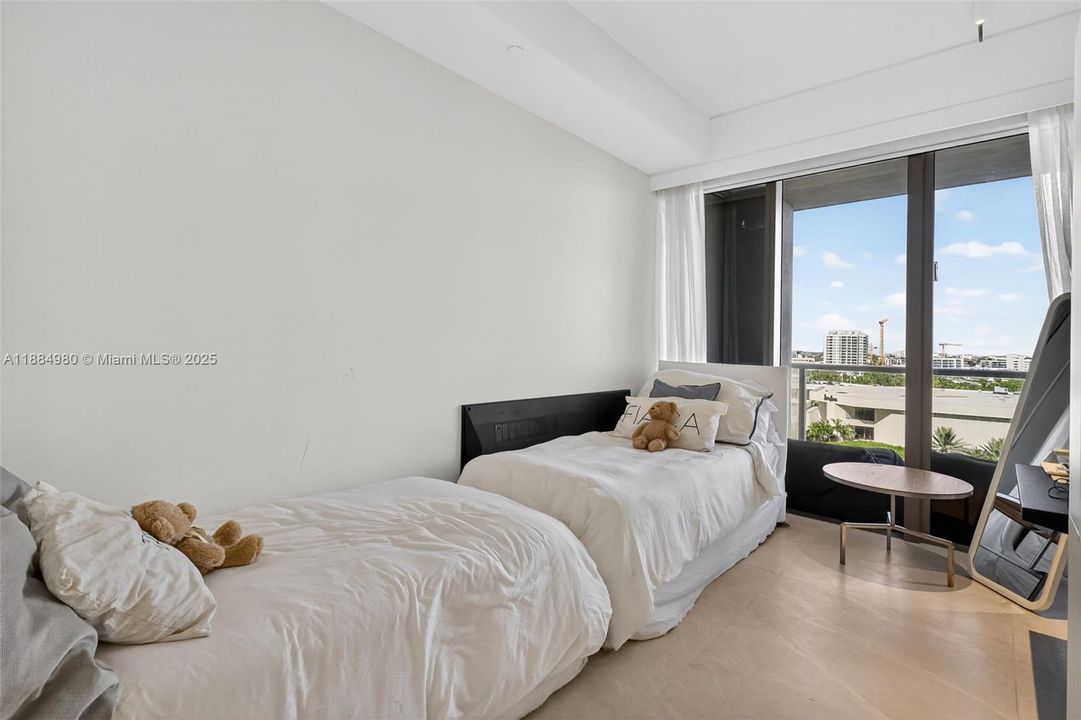 出租: $38,000 (4 贝兹, 3 浴室, 2839 平方英尺)