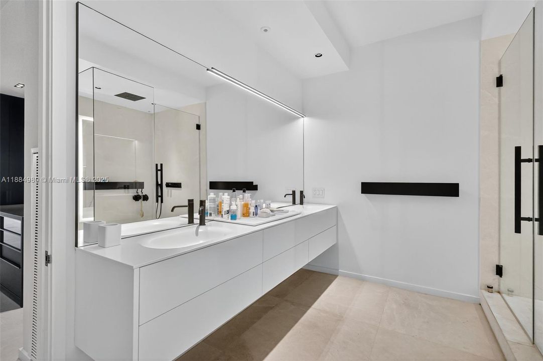 出租: $38,000 (4 贝兹, 3 浴室, 2839 平方英尺)