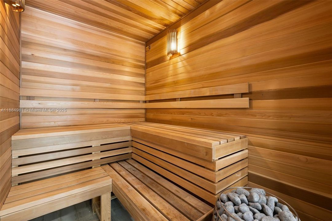 Recently Sold: $3,899,000 (6 beds, 7 baths, 4287 Square Feet)