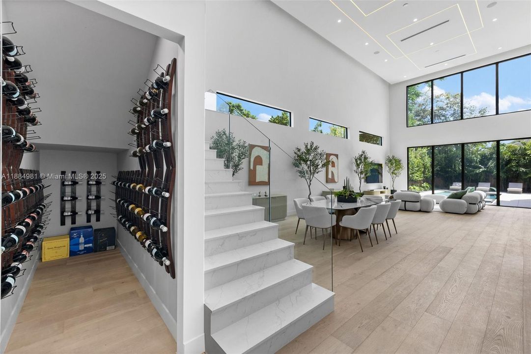 Recently Sold: $3,899,000 (6 beds, 7 baths, 4287 Square Feet)