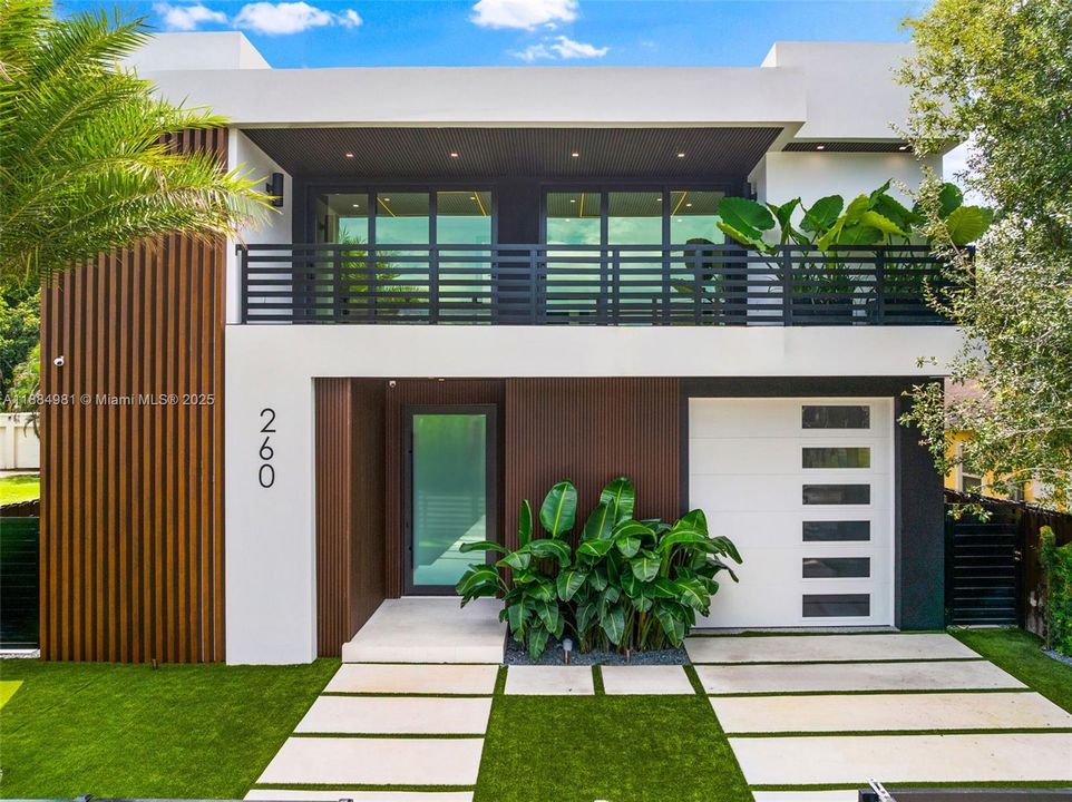 Recently Sold: $3,899,000 (6 beds, 7 baths, 4287 Square Feet)