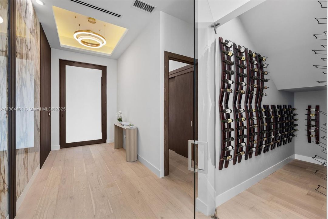 Recently Sold: $3,899,000 (6 beds, 7 baths, 4287 Square Feet)