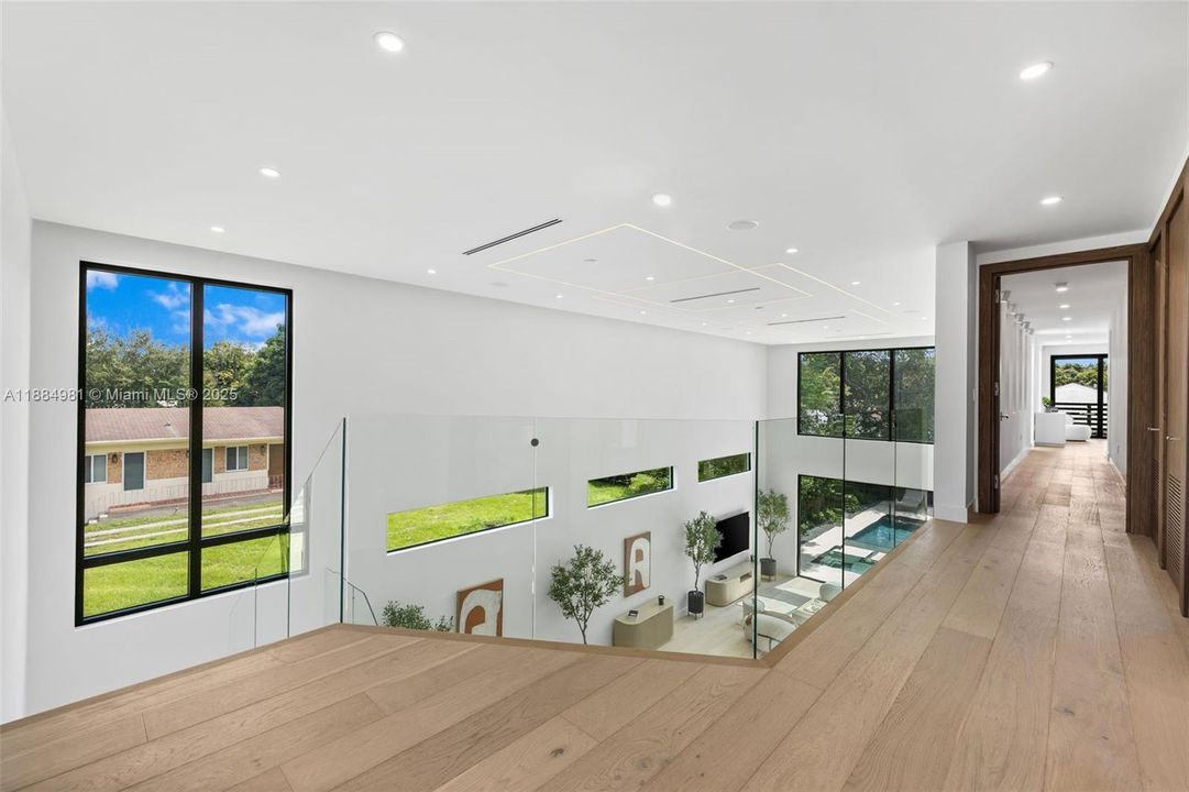 Recently Sold: $3,899,000 (6 beds, 7 baths, 4287 Square Feet)