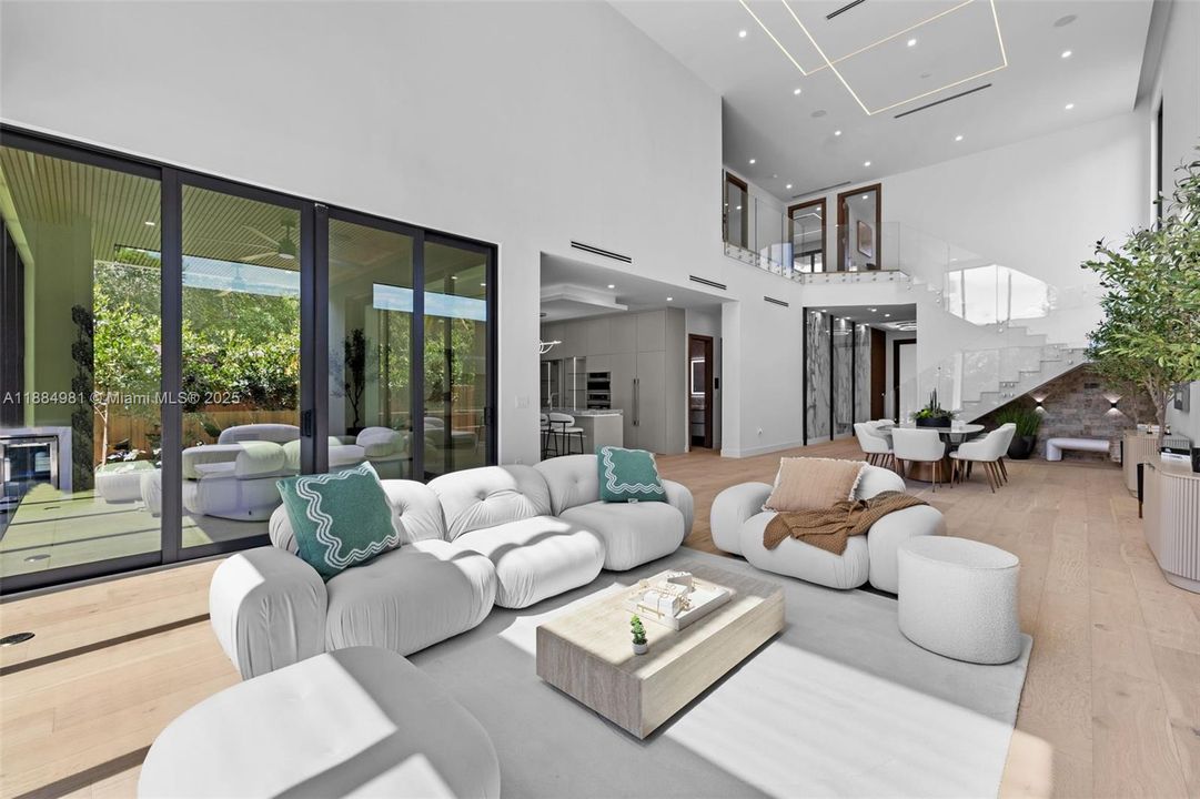 Recently Sold: $3,899,000 (6 beds, 7 baths, 4287 Square Feet)