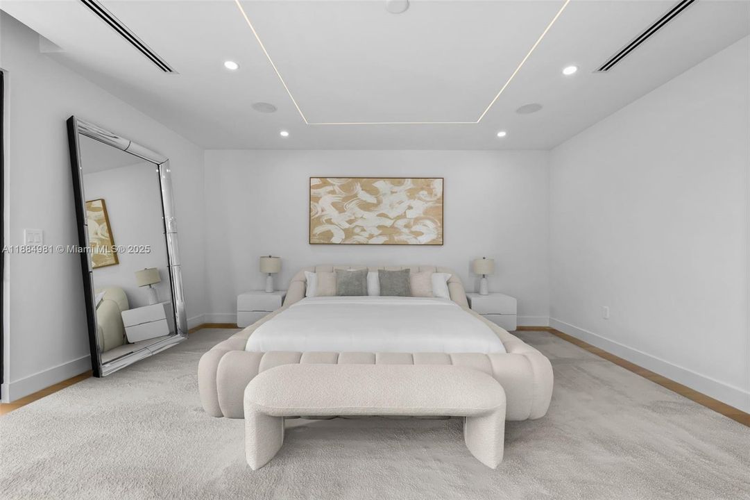 Recently Sold: $3,899,000 (6 beds, 7 baths, 4287 Square Feet)