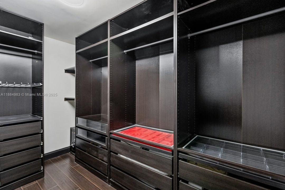 For Rent: $10,200 (4 beds, 4 baths, 2400 Square Feet)