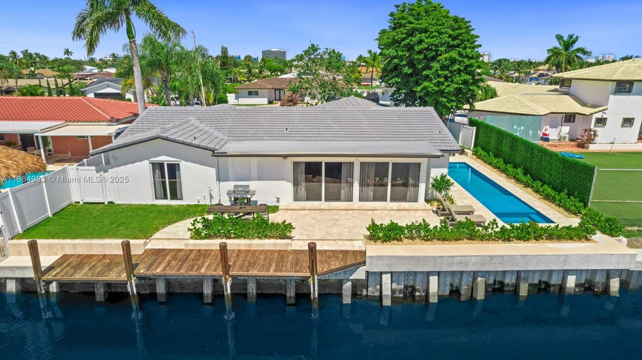 For Rent: $10,200 (4 beds, 4 baths, 2400 Square Feet)