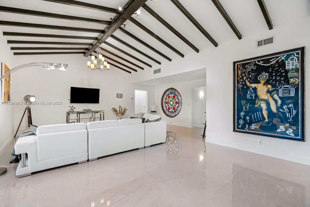 For Rent: $10,200 (4 beds, 4 baths, 2400 Square Feet)