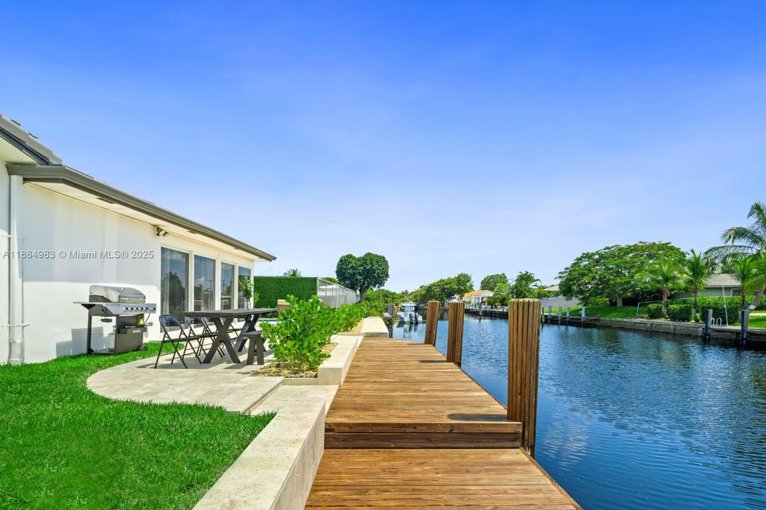 For Rent: $10,200 (4 beds, 4 baths, 2400 Square Feet)