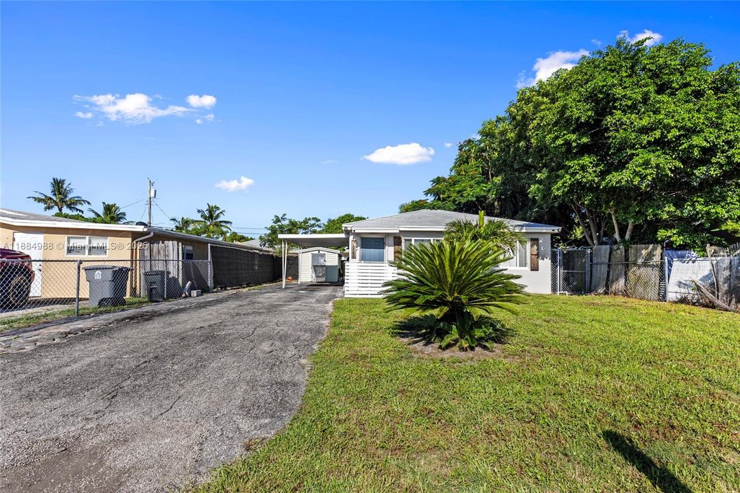 合同活跃: $255,000 (2 贝兹, 1 浴室, 624 平方英尺)