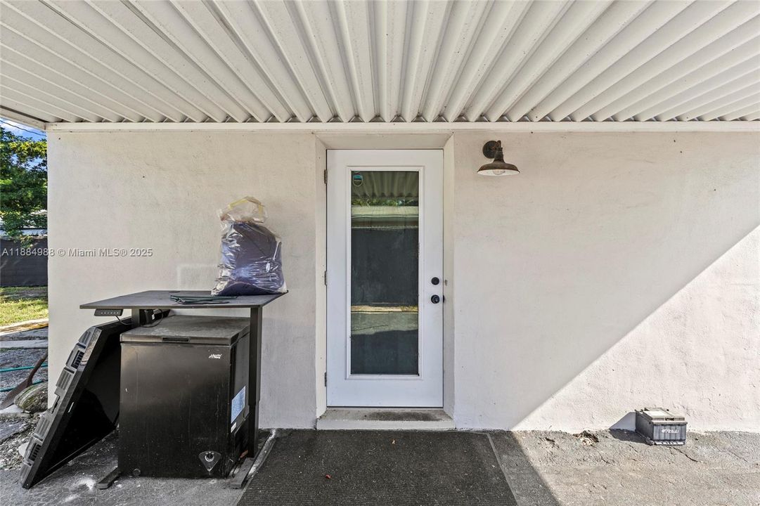 合同活跃: $255,000 (2 贝兹, 1 浴室, 624 平方英尺)