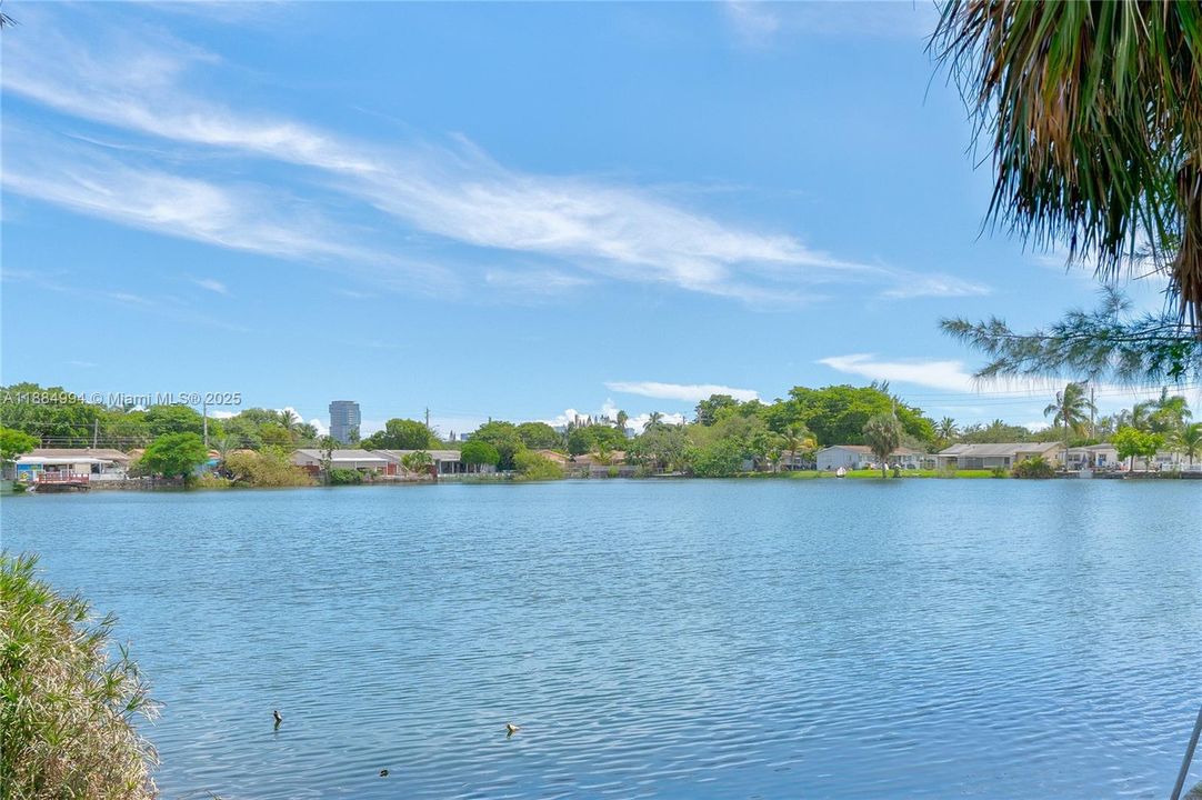 Recientemente alquilado: $2,200 (2 camas, 1 baños, 2468 Pies cuadrados)