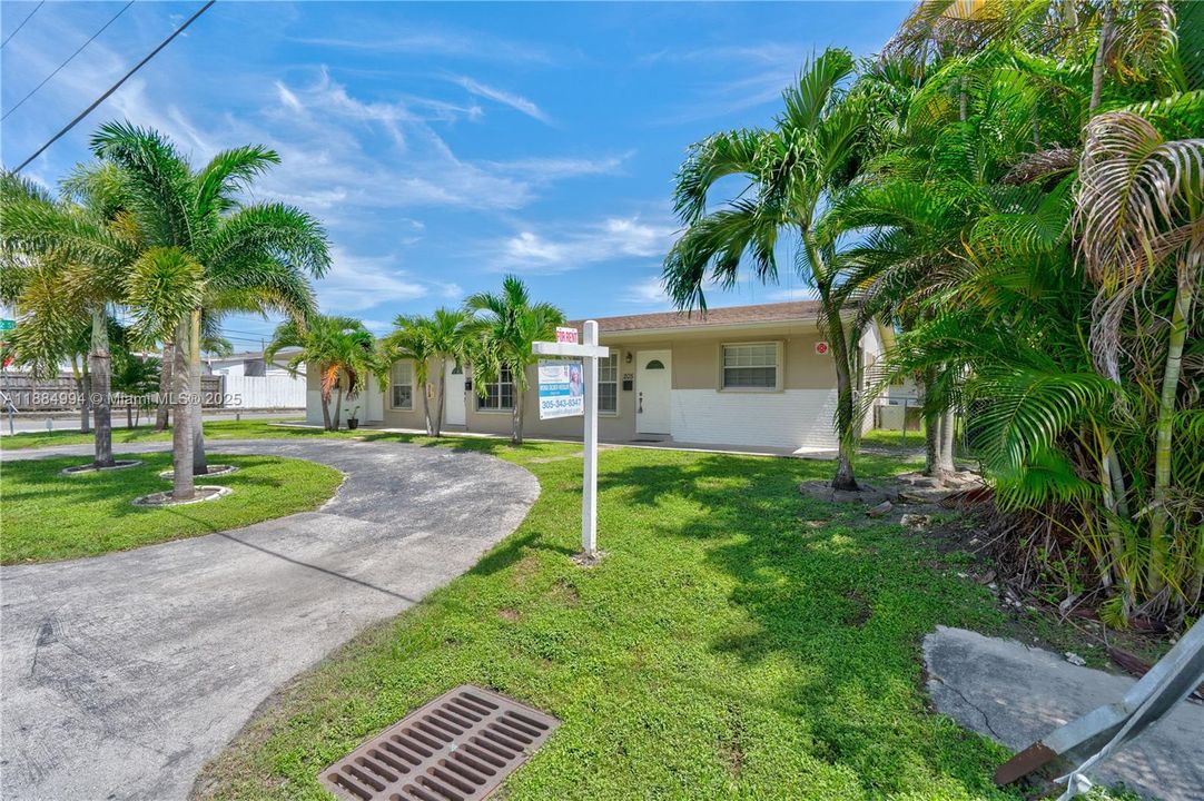 Recientemente alquilado: $2,200 (2 camas, 1 baños, 2468 Pies cuadrados)