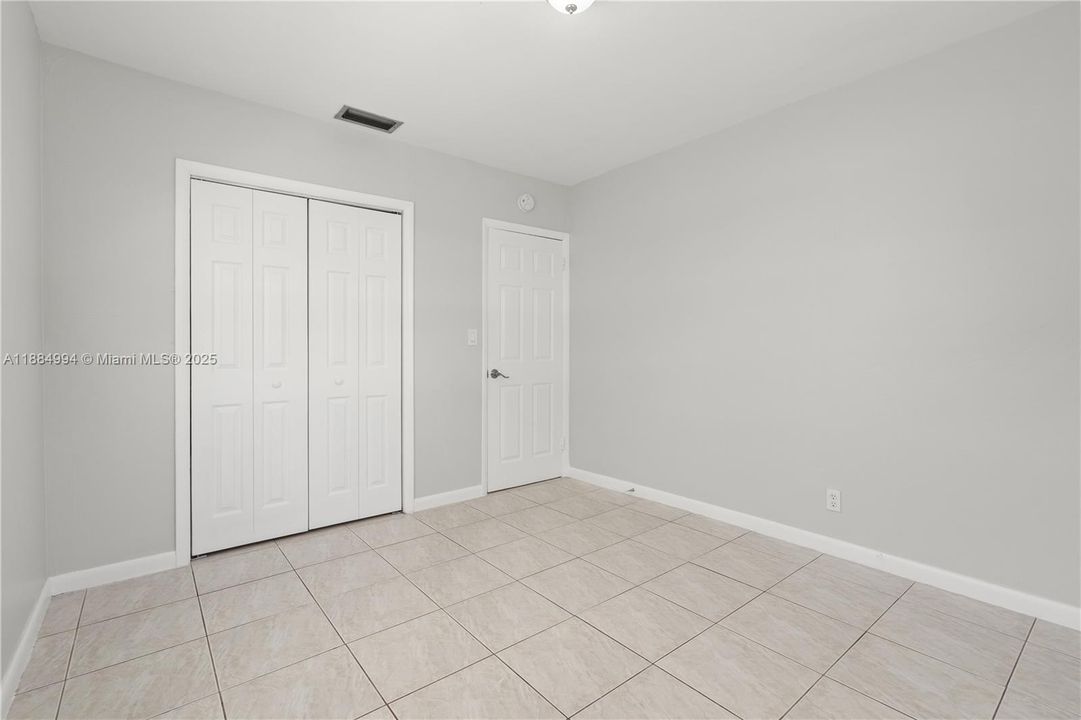 Recientemente alquilado: $2,200 (2 camas, 1 baños, 2468 Pies cuadrados)