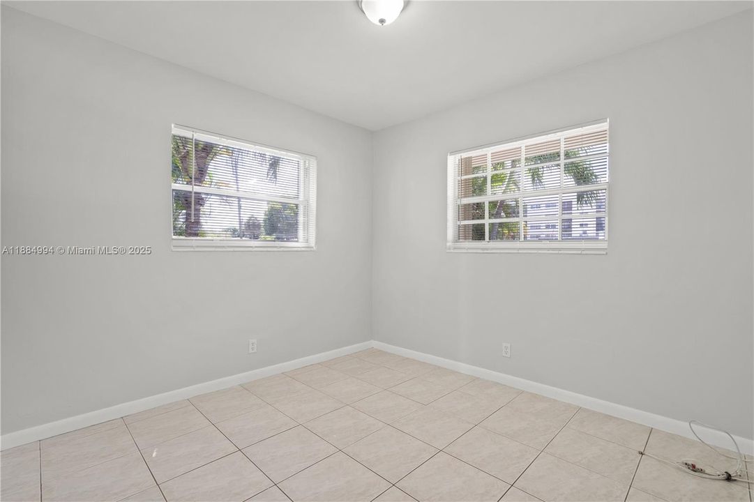 Recientemente alquilado: $2,200 (2 camas, 1 baños, 2468 Pies cuadrados)