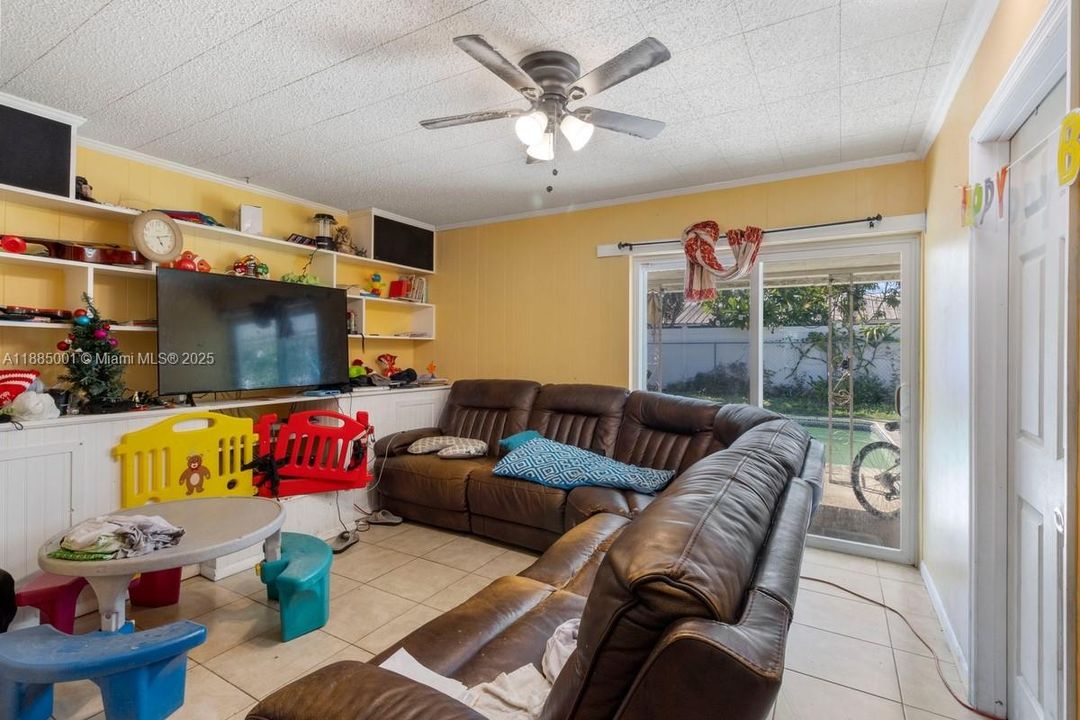 待售: $340,000 (3 贝兹, 2 浴室, 1500 平方英尺)