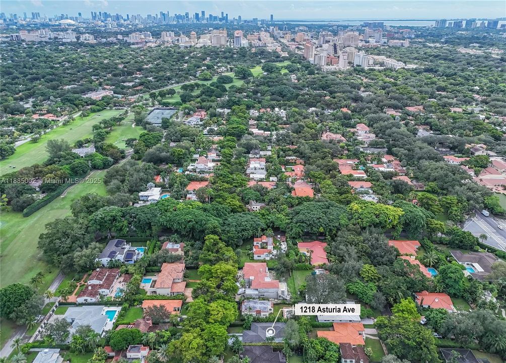 合同活跃: $1,749,000 (3 贝兹, 2 浴室, 1784 平方英尺)