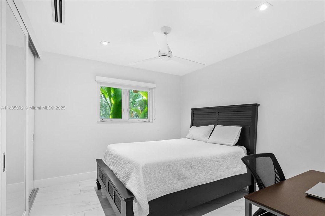 合同活跃: $1,749,000 (3 贝兹, 2 浴室, 1784 平方英尺)