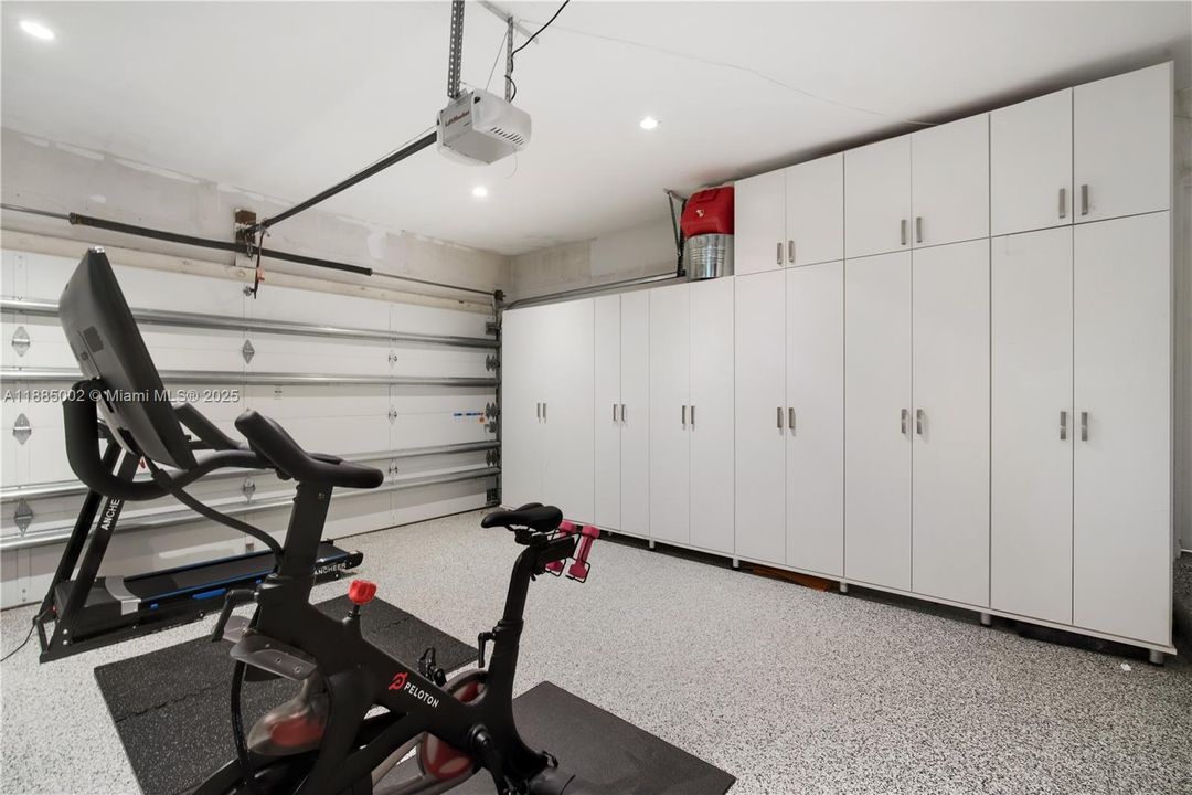 合同活跃: $1,749,000 (3 贝兹, 2 浴室, 1784 平方英尺)