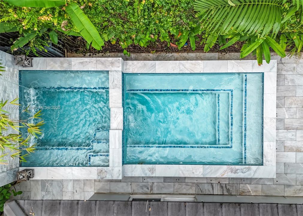 合同活跃: $1,749,000 (3 贝兹, 2 浴室, 1784 平方英尺)