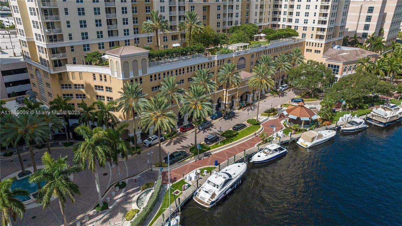 最近租的: $3,400 (2 贝兹, 2 浴室, 1246 平方英尺)