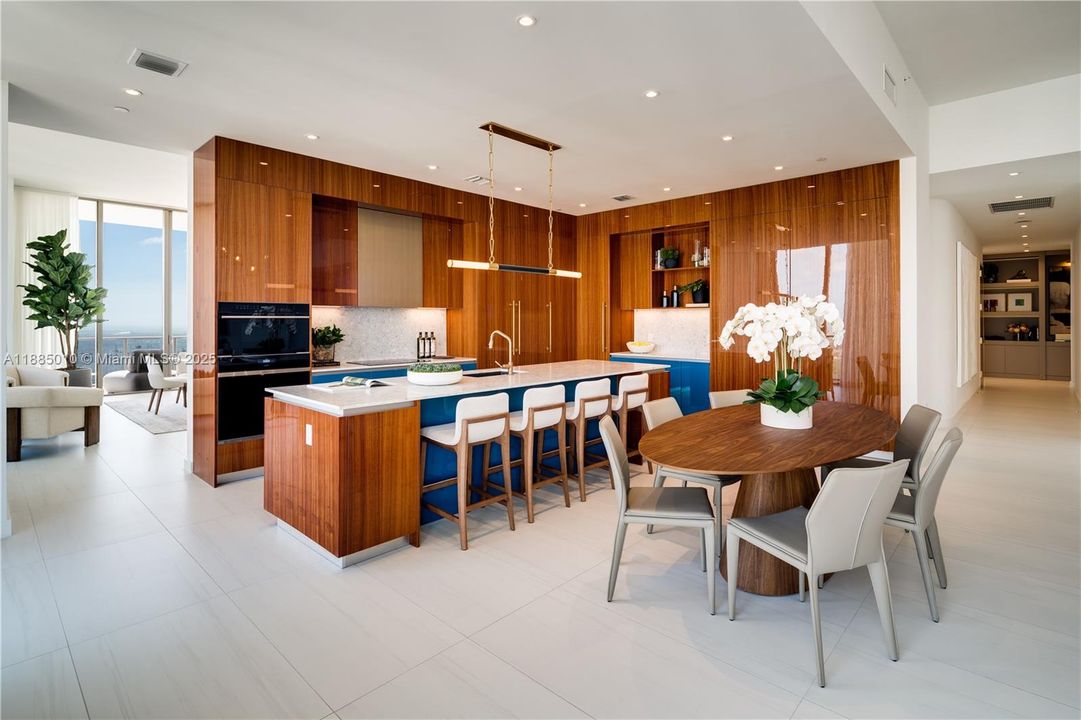 待售: $18,950,000 (5 贝兹, 5 浴室, 6611 平方英尺)