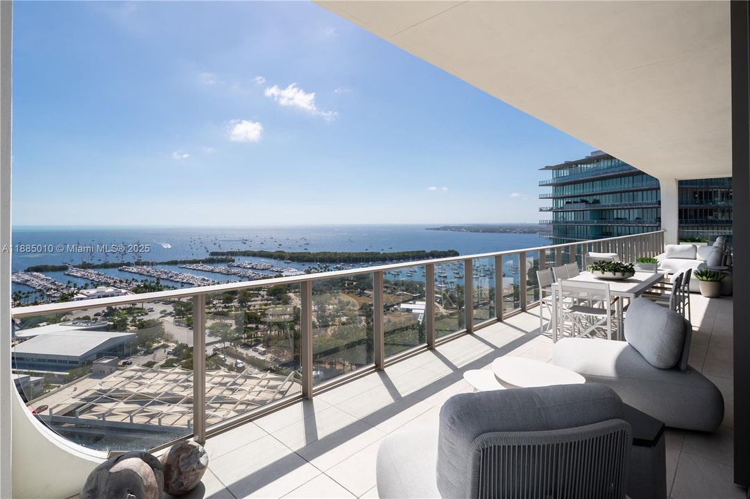 待售: $18,950,000 (5 贝兹, 5 浴室, 6611 平方英尺)