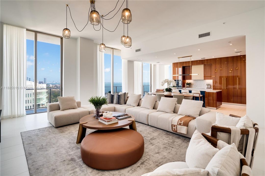 待售: $18,950,000 (5 贝兹, 5 浴室, 6611 平方英尺)