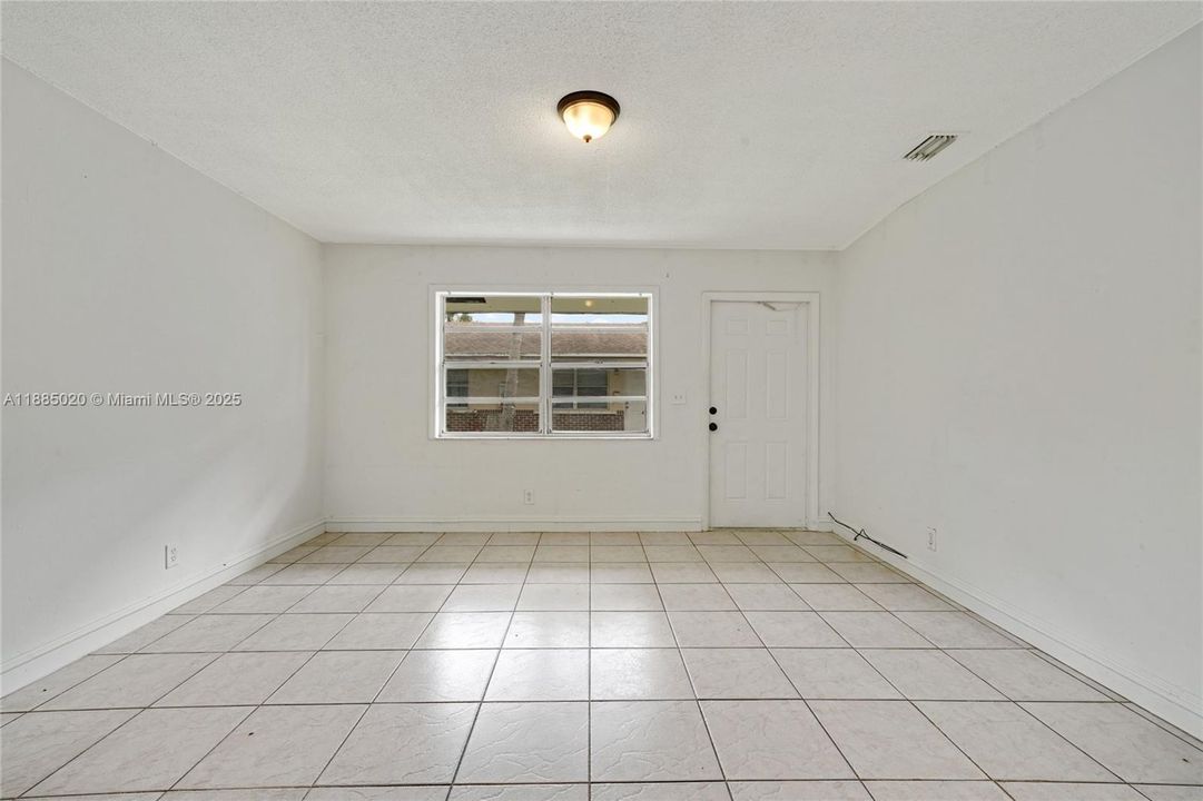 En Renta: $1,800 (2 camas, 1 baños, 1542 Pies cuadrados)