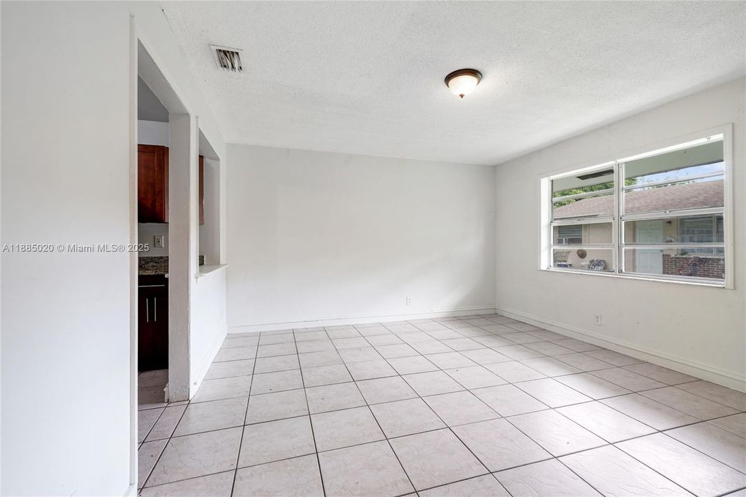 En Renta: $1,800 (2 camas, 1 baños, 1542 Pies cuadrados)