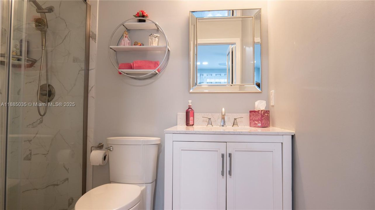 合同活跃: $559,900 (3 贝兹, 2 浴室, 1648 平方英尺)