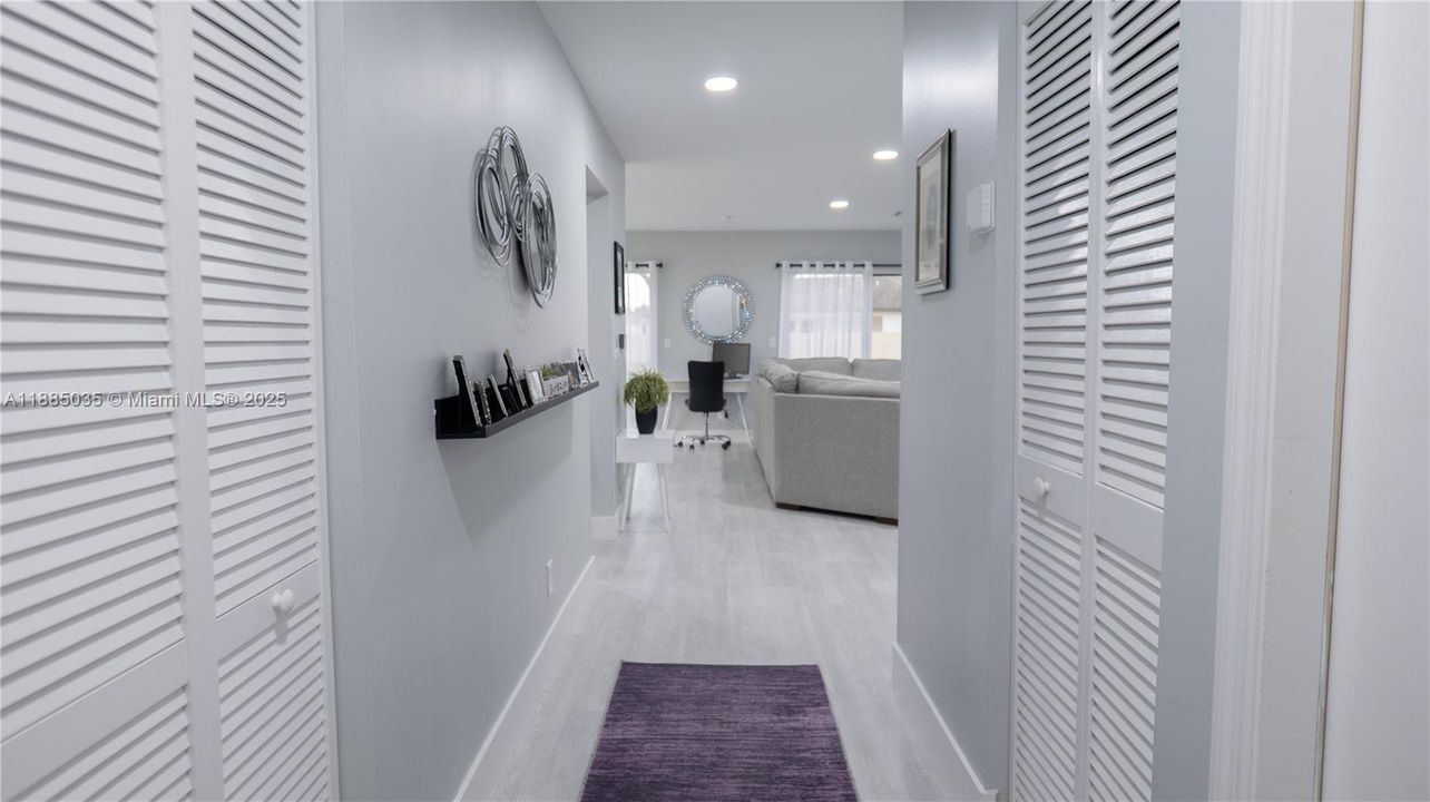 合同活跃: $559,900 (3 贝兹, 2 浴室, 1648 平方英尺)